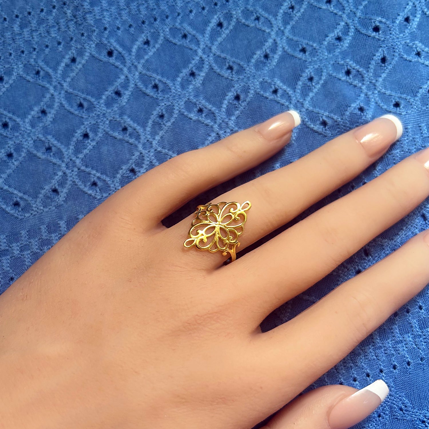 Elegance in Bloom: Lace Flower Ring - H.L.Jewelry