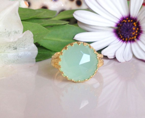Large Green Chalcedony Cocktail Round Crown Ring - H.L.Jewelry