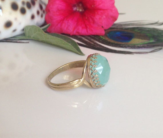 Large Green Chalcedony Cocktail Round Crown Ring - H.L.Jewelry