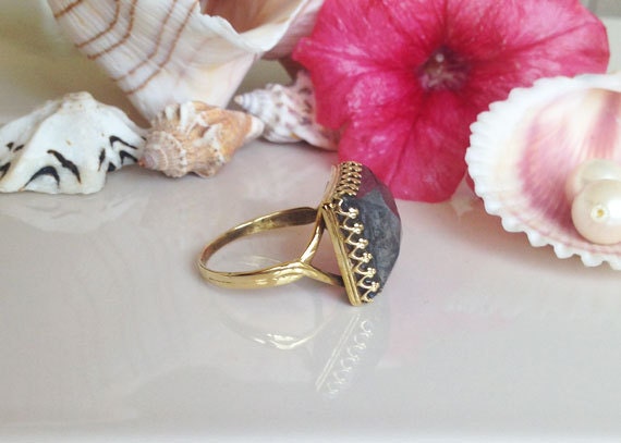 Large Labradorite Square Crown Statement Ring - H.L.Jewelry