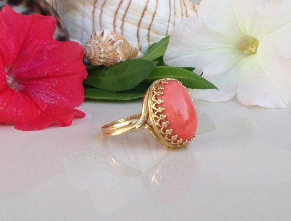 Large Peach Coral Oval Crown Statement Ring - H.L.Jewelry