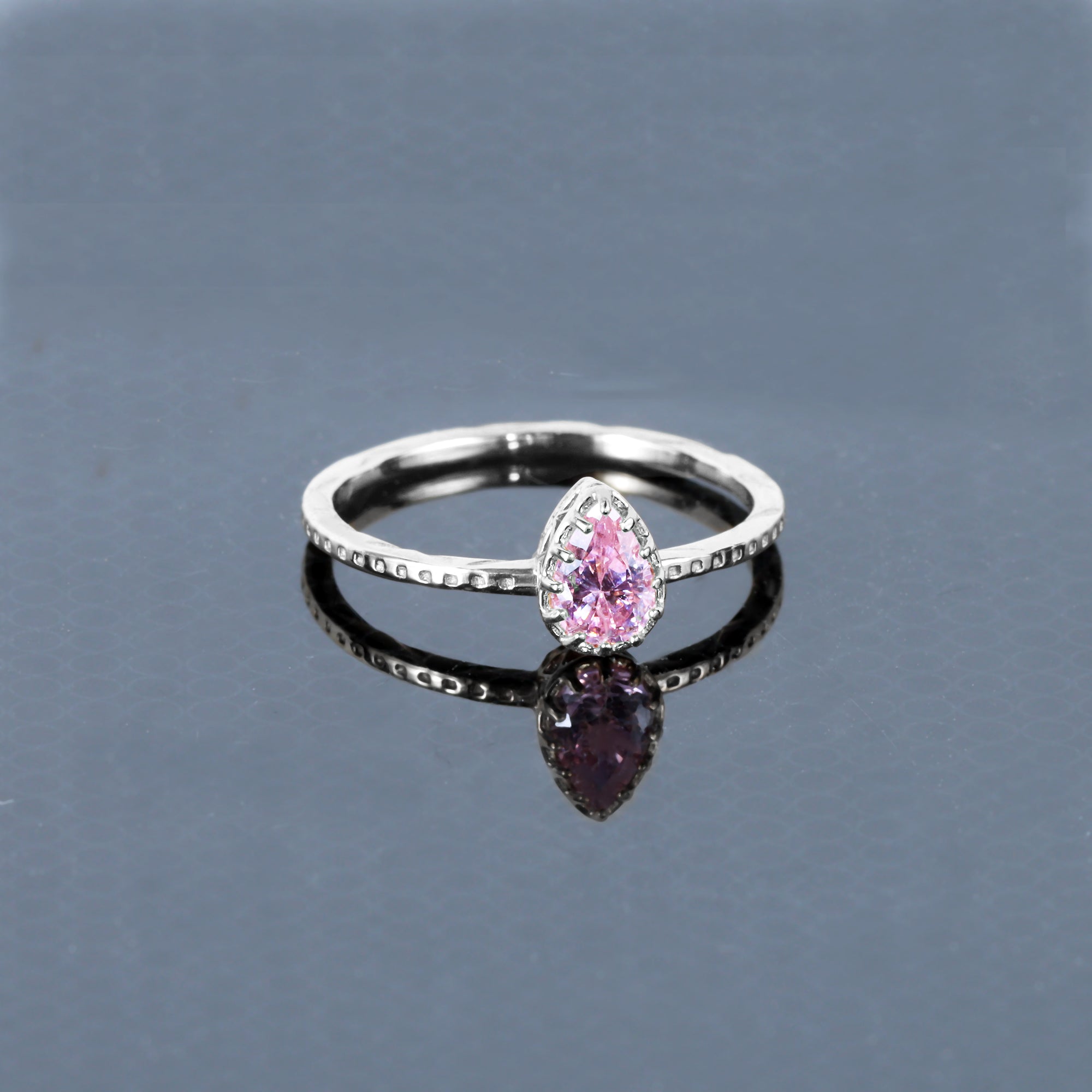 October Birthstone Pear Shaped Rose Quartz Simple Hammered Band Ring - H.L.Jewelry