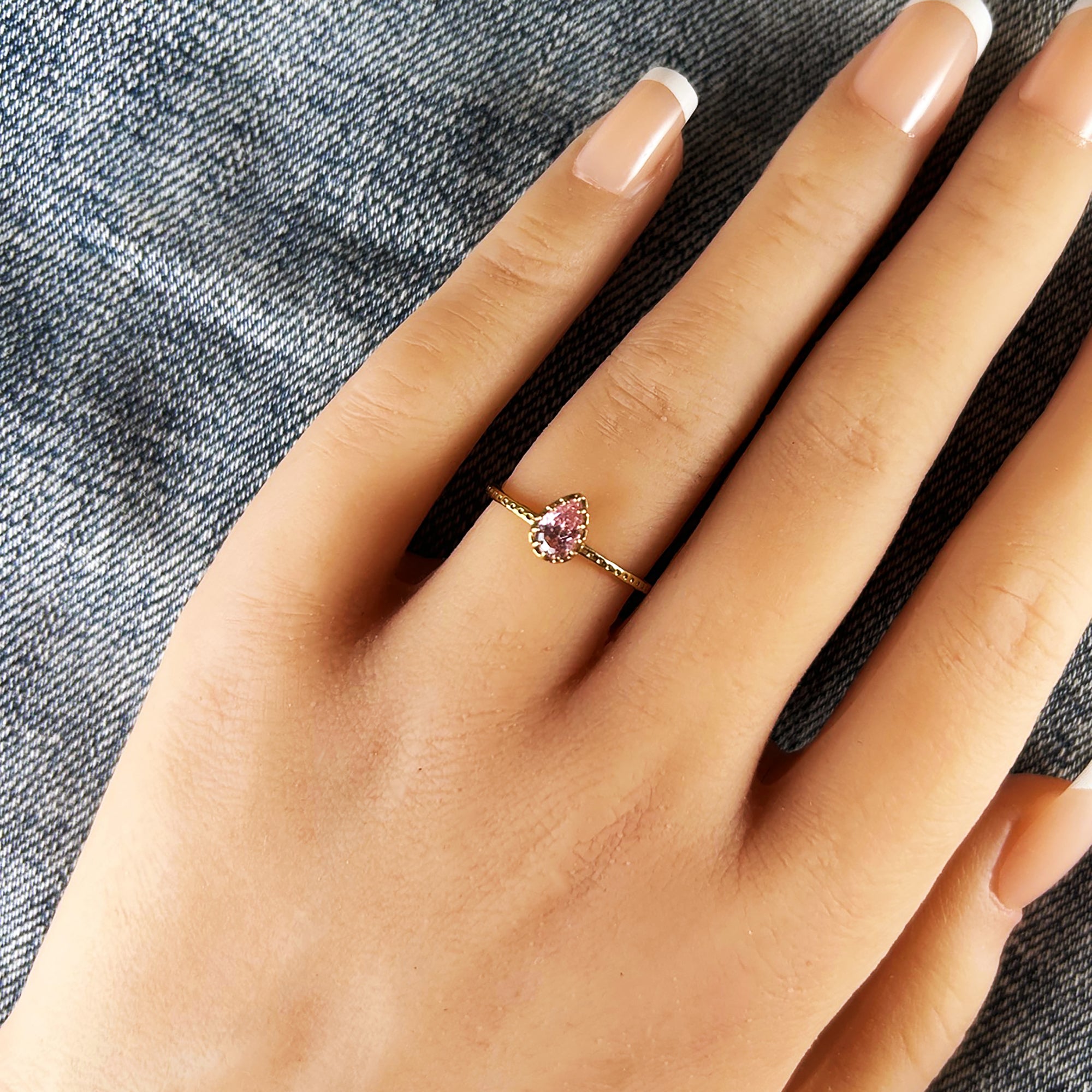 October Birthstone Pear Shaped Rose Quartz Simple Hammered Band Ring - H.L.Jewelry