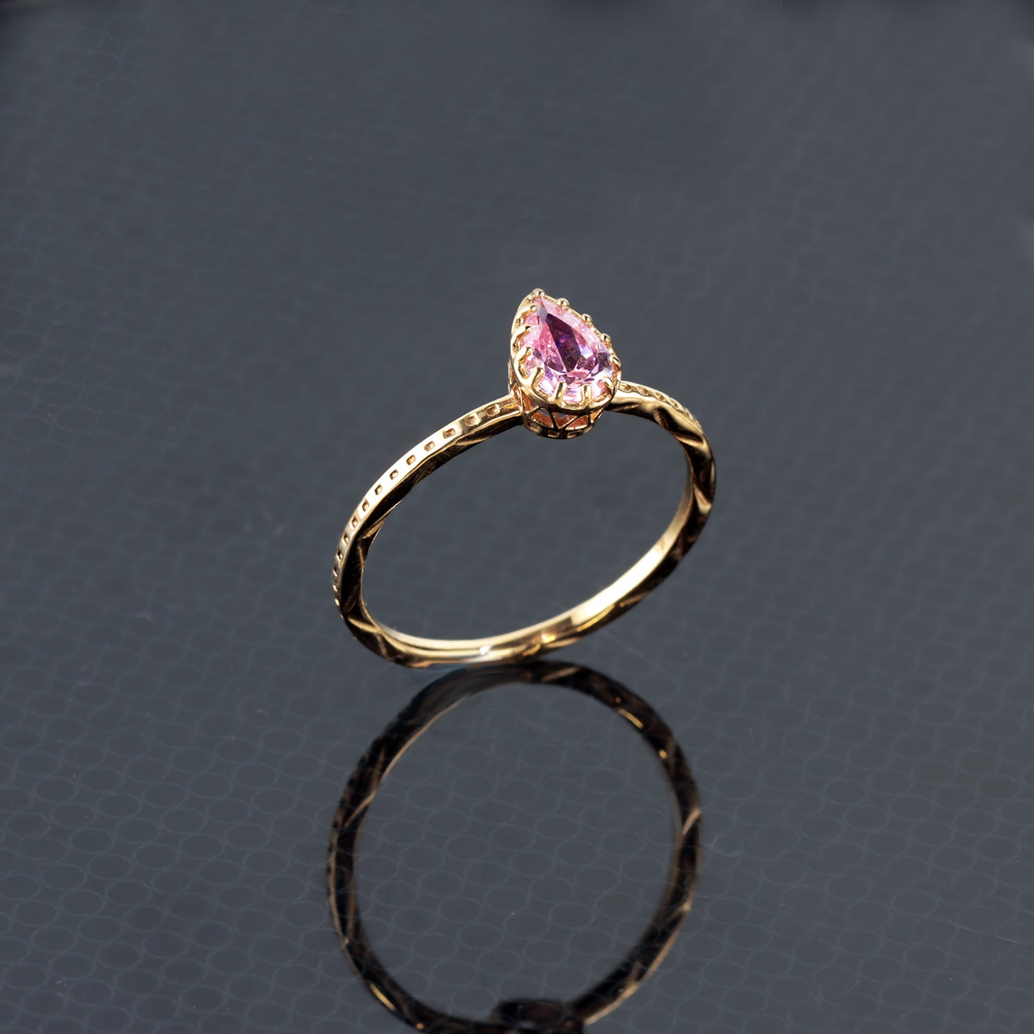 October Birthstone Pear Shaped Rose Quartz Simple Hammered Band Ring - H.L.Jewelry