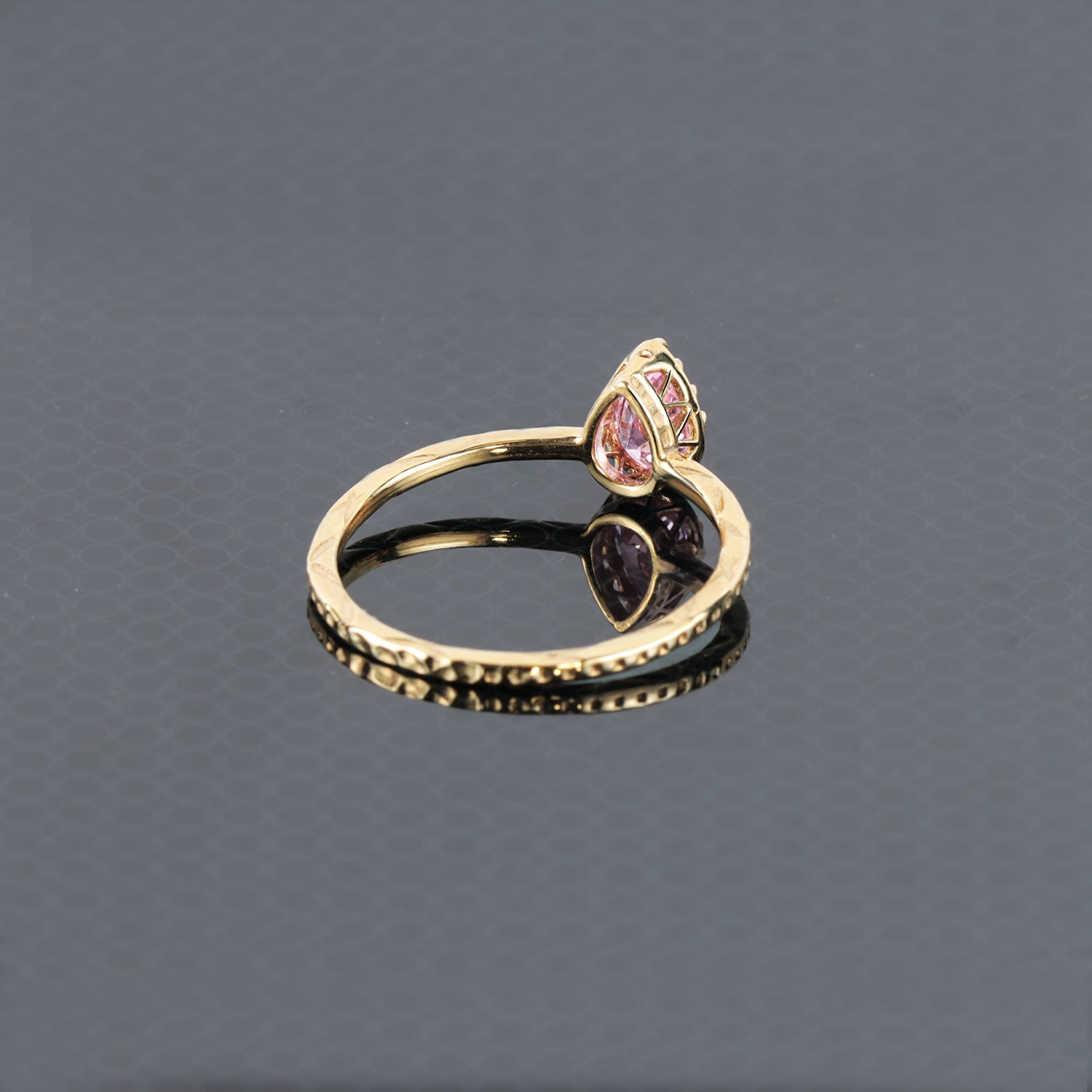 October Birthstone Pear Shaped Rose Quartz Simple Hammered Band Ring - H.L.Jewelry