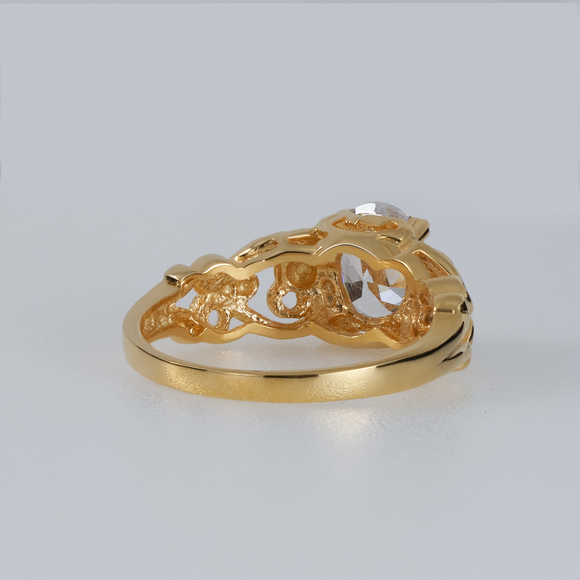 Oval Emerald Gemstone Lace Ring with Clear Quartz Accents - H.L.Jewelry
