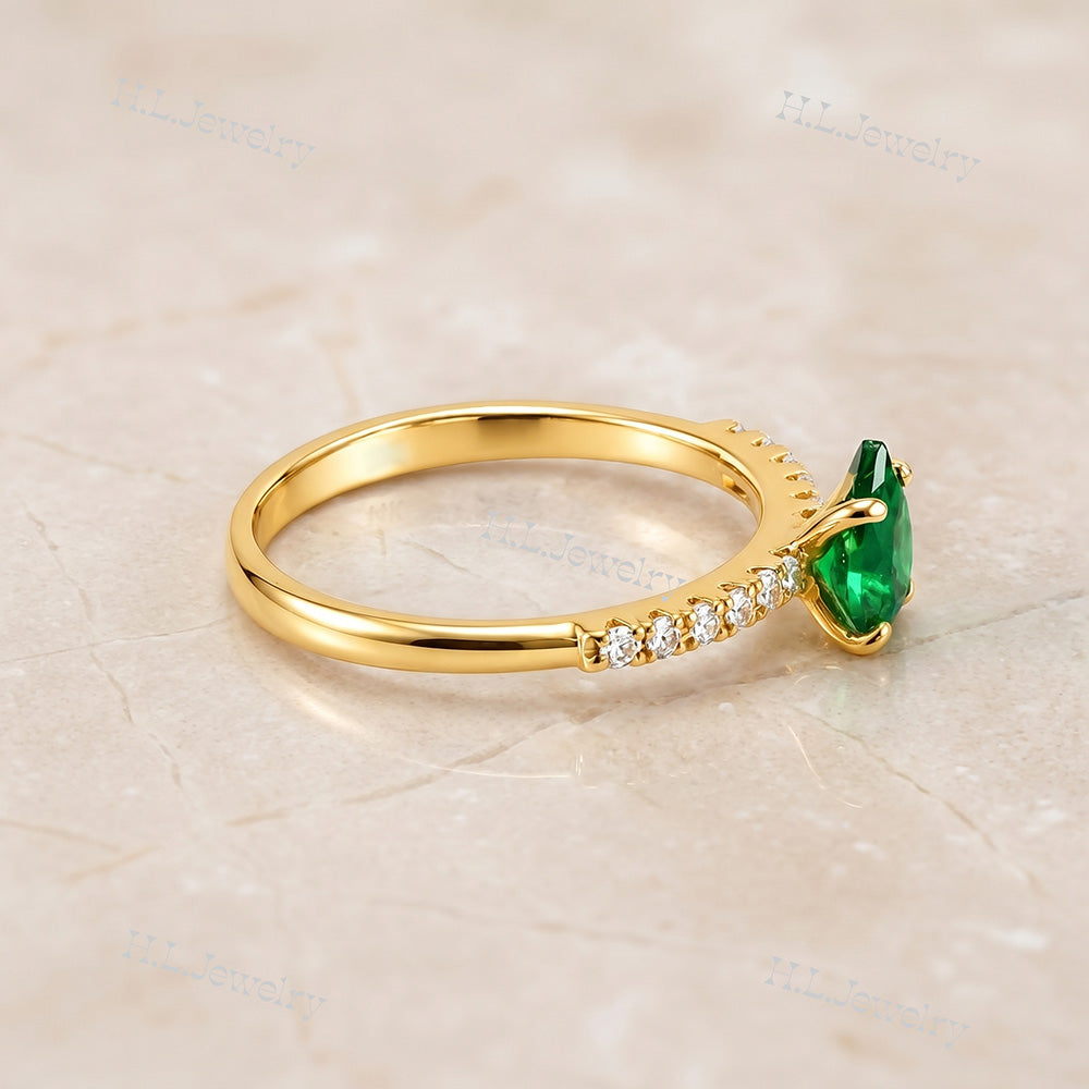 Pear-Shaped Emerald Delicate Ring with Clear Quartz Accents - H.L.Jewelry