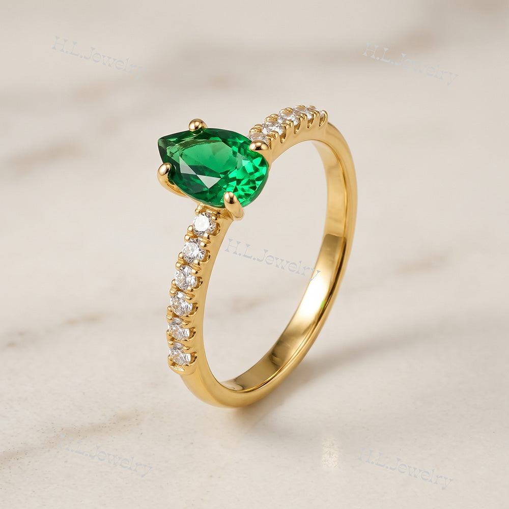 Pear-Shaped Emerald Delicate Ring with Clear Quartz Accents - H.L.Jewelry