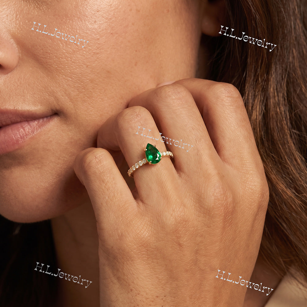 Pear-Shaped Emerald Delicate Ring with Clear Quartz Accents - H.L.Jewelry