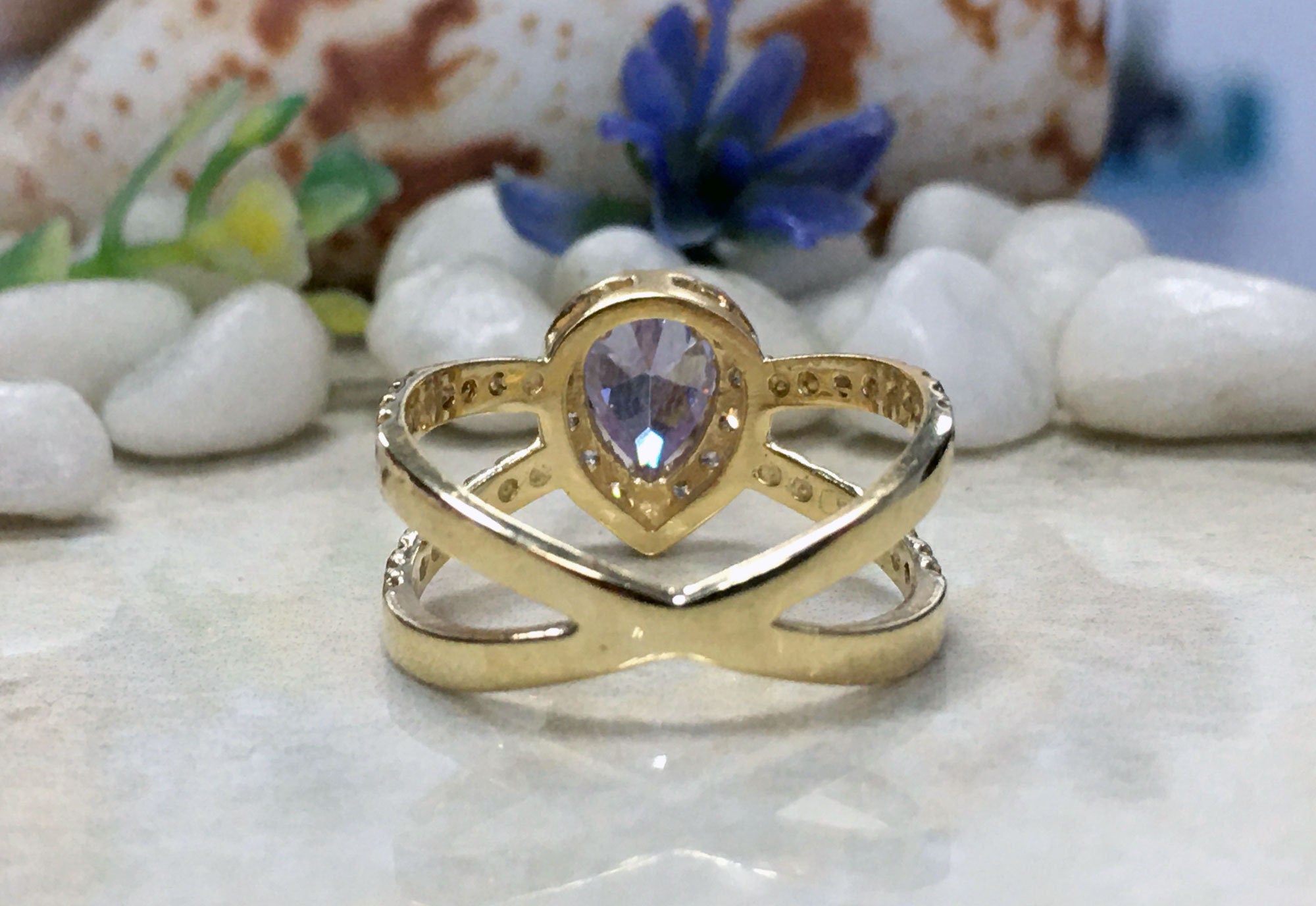 Pear-Shaped Lavender Amethyst Ring with Clear Quartz Halo - H.L.Jewelry