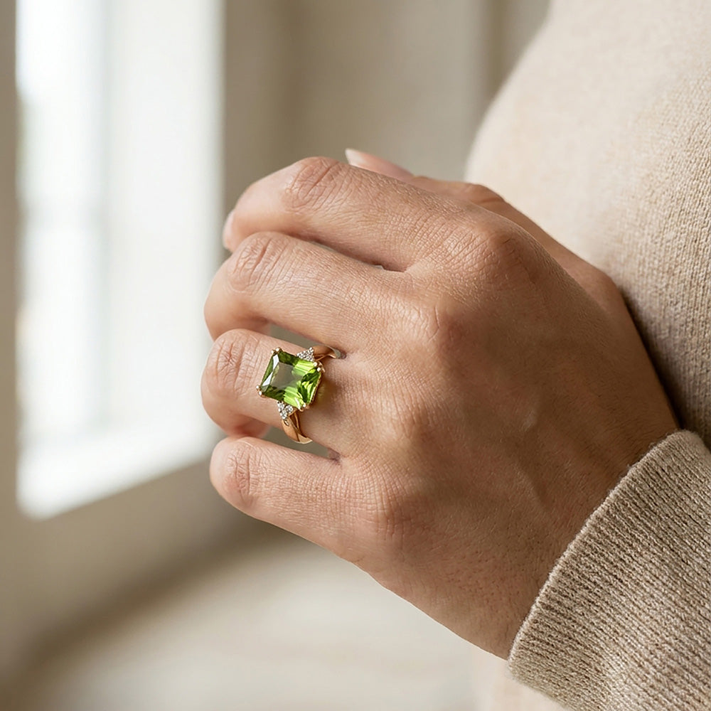Statement-Ring aus achteckigem Peridot mit Akzenten aus klarem Quarz