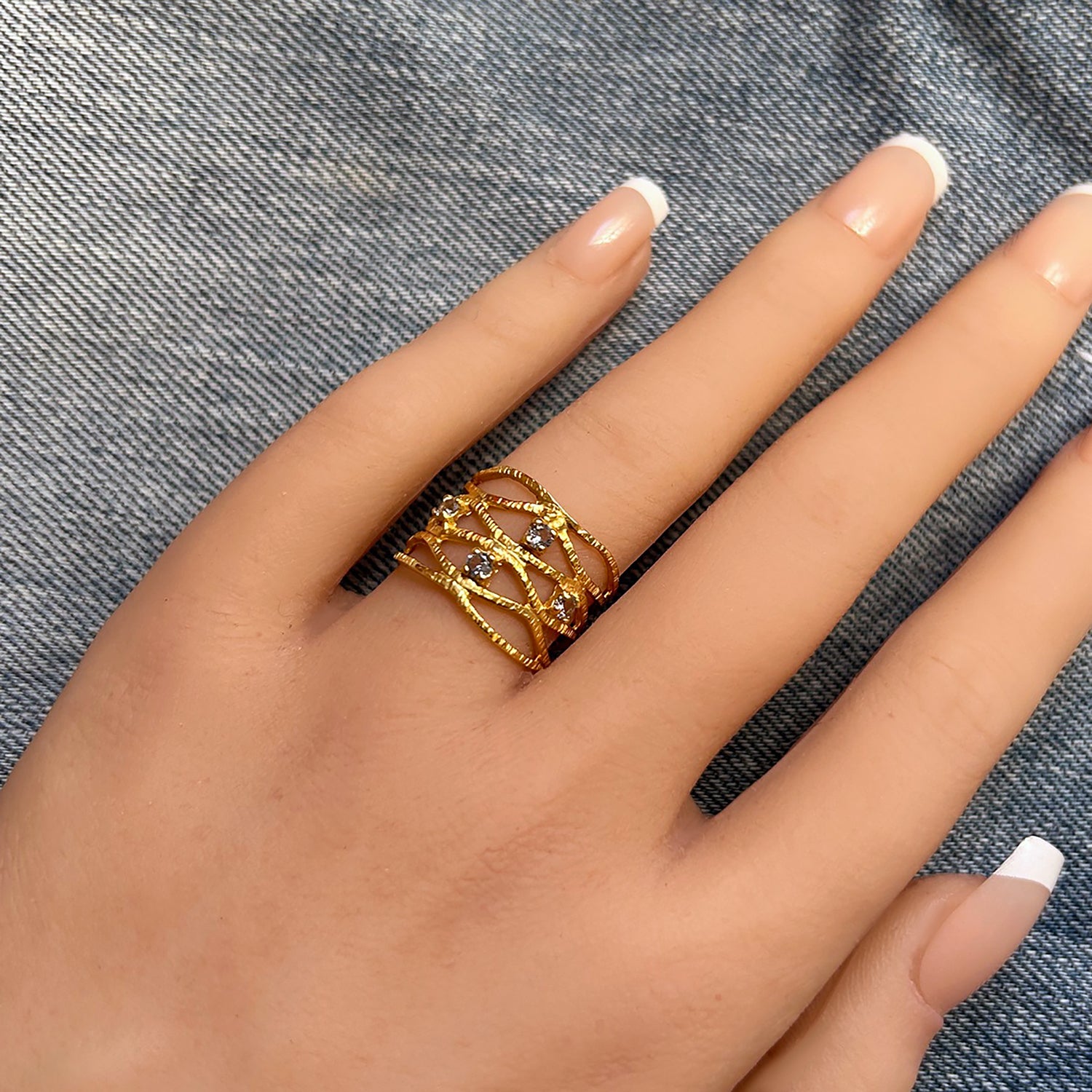 Round Aquamarine Four Stone Hammered Band Ring - H.L.Jewelry