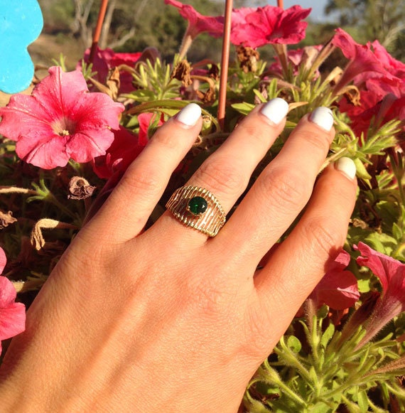 Round Emerald Gemstone Wide Band Statement Ring - H.L.Jewelry