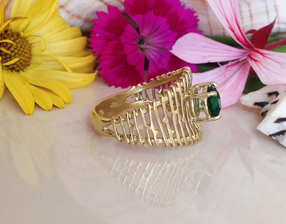 Round Emerald Gemstone Wide Band Statement Ring - H.L.Jewelry