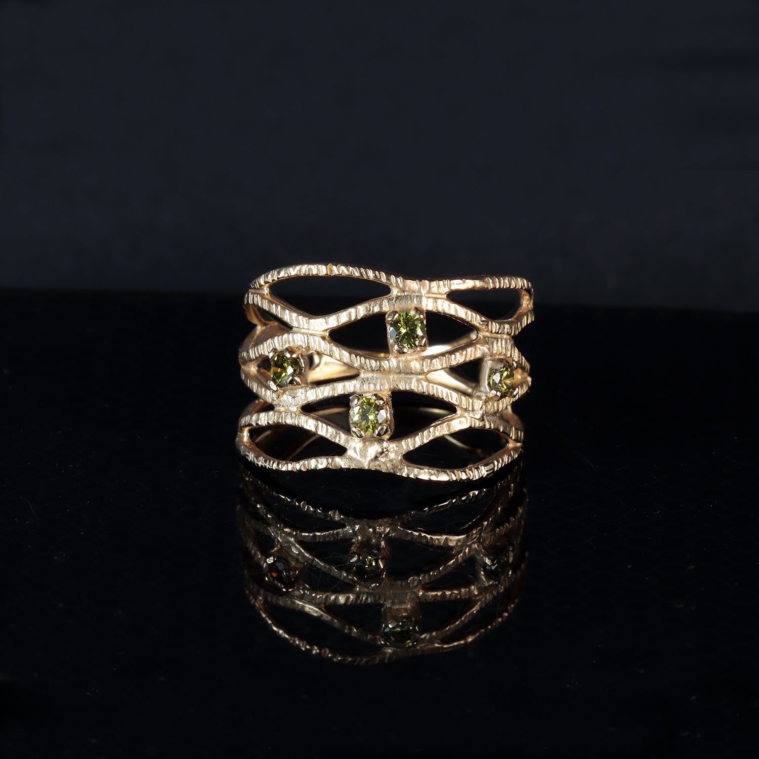 Round Peridot Four Stone Wide Hammered Band Ring - H.L.Jewelry