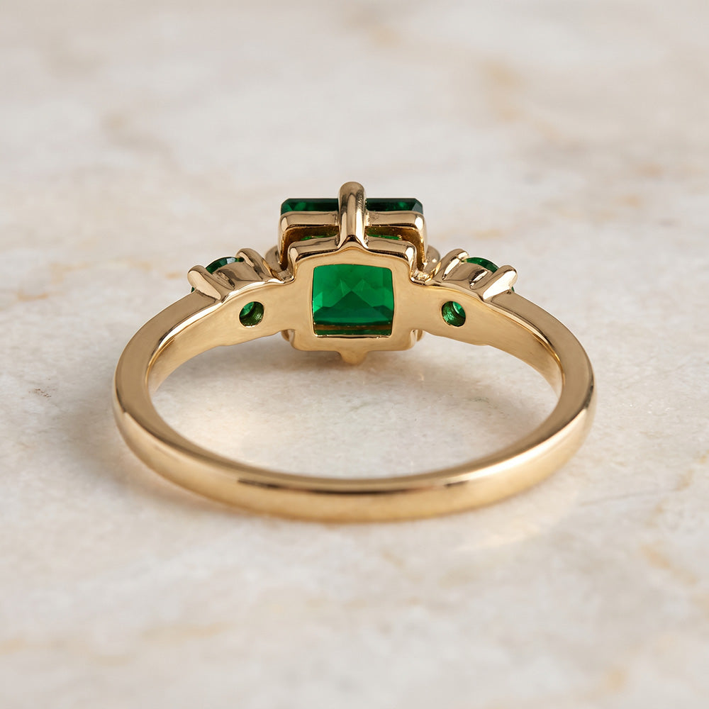 Square & Round Emerald Three Stone Simple Ring - H.L.Jewelry