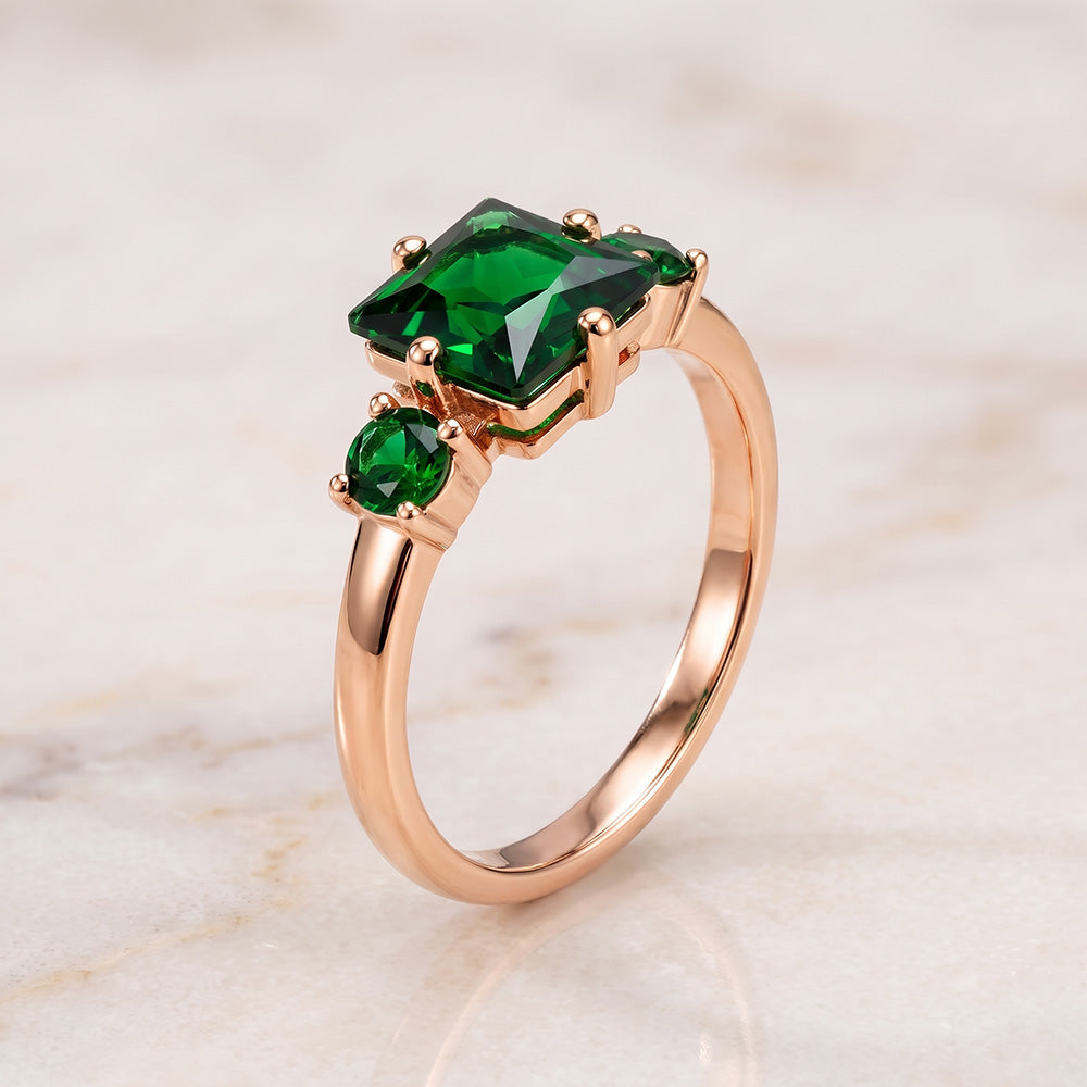 Square & Round Emerald Three Stone Simple Ring - H.L.Jewelry