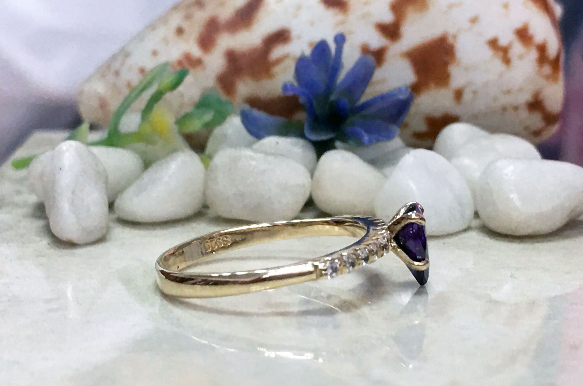 Purple Amethyst Ring - February Birthstone - Pear-Shaped Purple Amethyst Gemstone Ring with Clear Quartz Accents - H.L.Jewelry