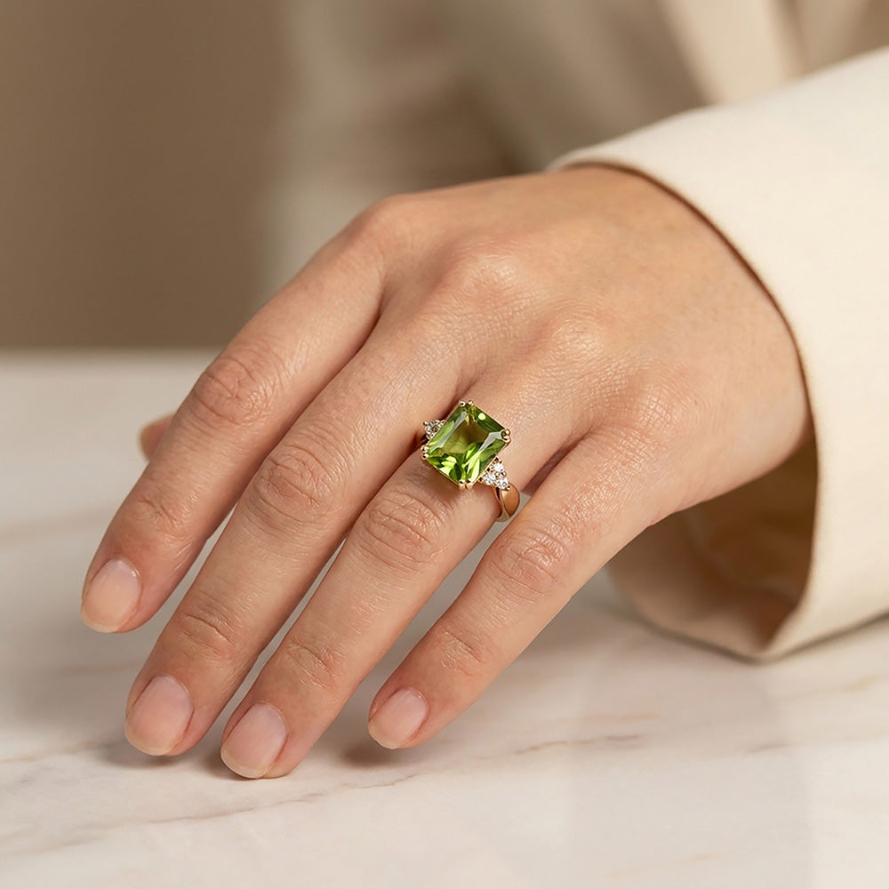 Statement-Ring aus achteckigem Peridot mit Akzenten aus klarem Quarz
