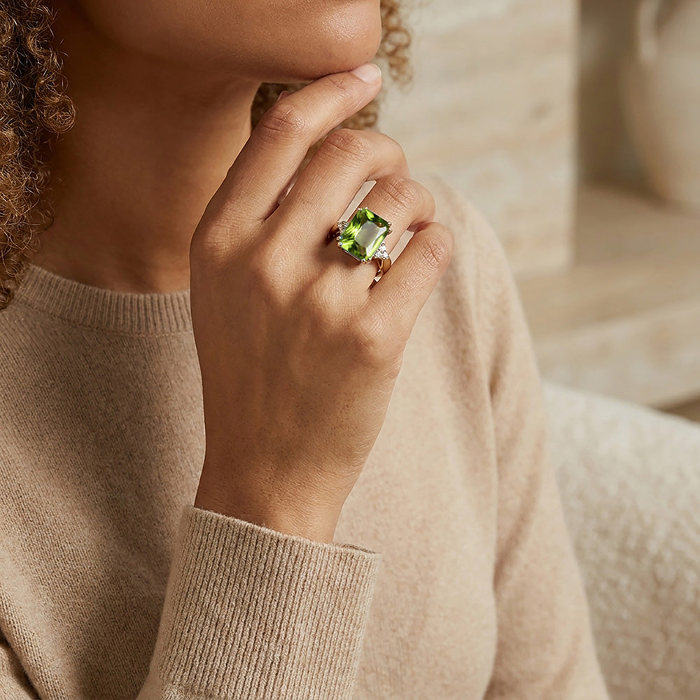 Statement-Ring aus achteckigem Peridot mit Akzenten aus klarem Quarz