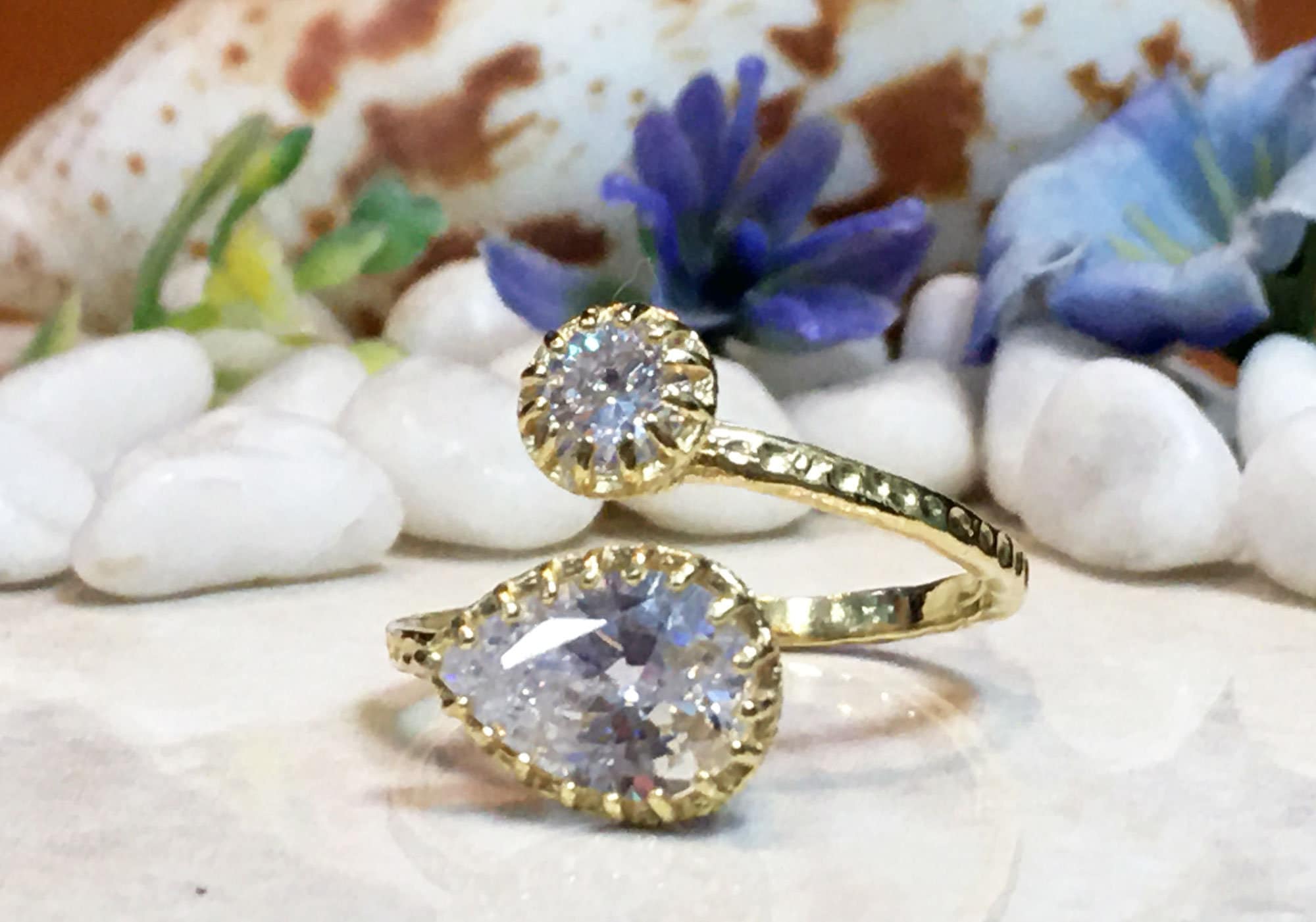 April Birthstone Clear Quartz Adjustable Hammered Band Ring - H.L.Jewelry