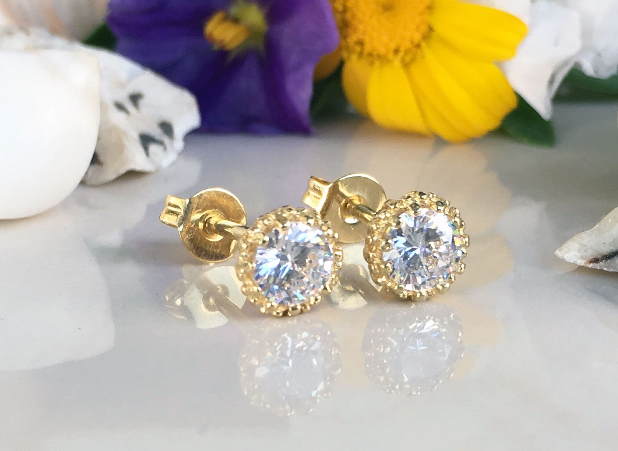 April Birthstone Clear Quartz Simple Round Stud Earrings - H.L.Jewelry
