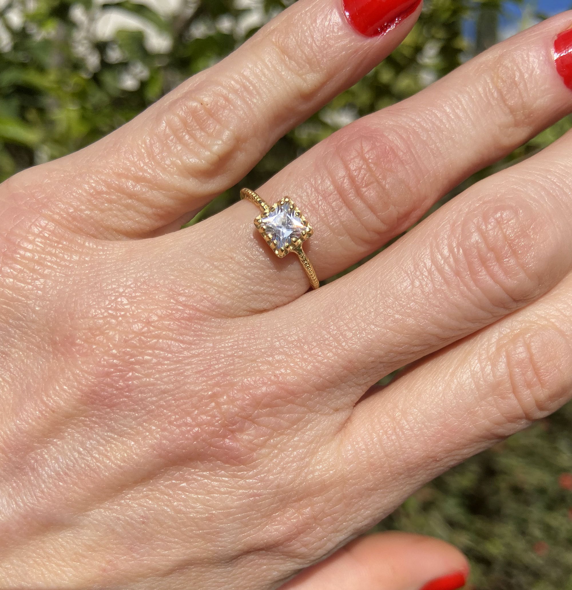 April Birthstone Clear Quartz Square Crown Simple Hammered Band Ring - H.L.Jewelry
