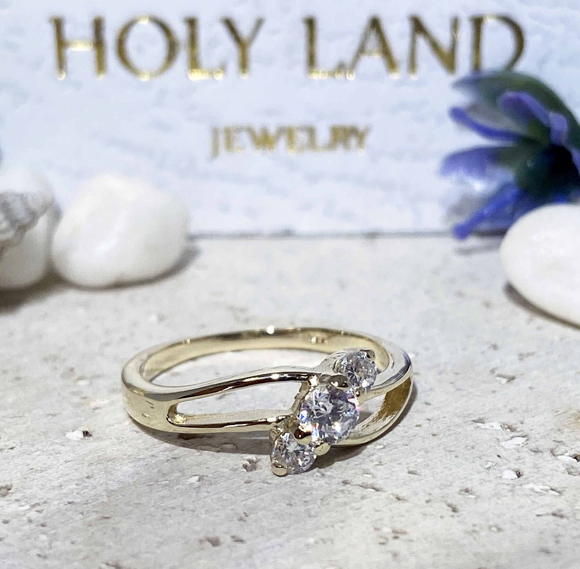 April Birthstone Clear Quartz Three Stone Simple Ring - H.L.Jewelry