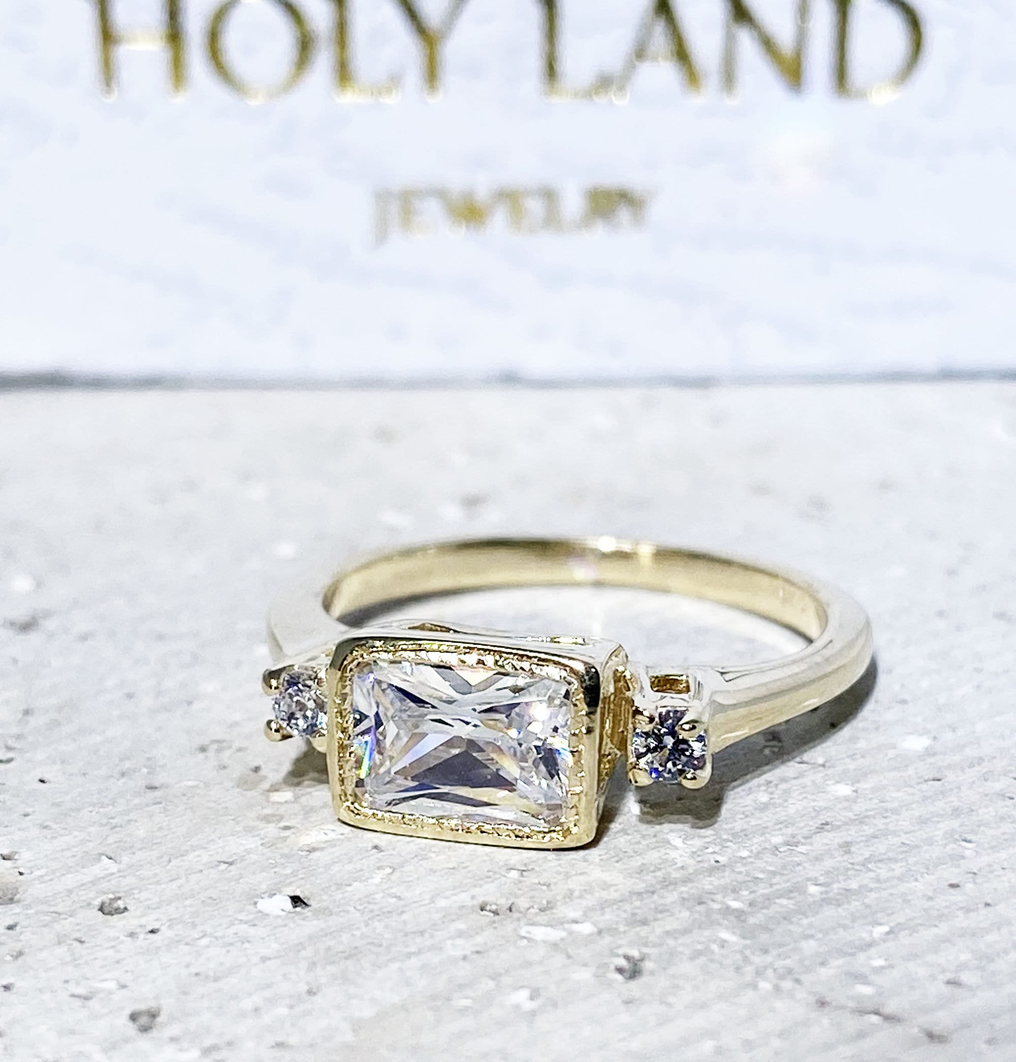 April Birthstone East-West Octagon Clear Quartz Simple Ring - H.L.Jewelry