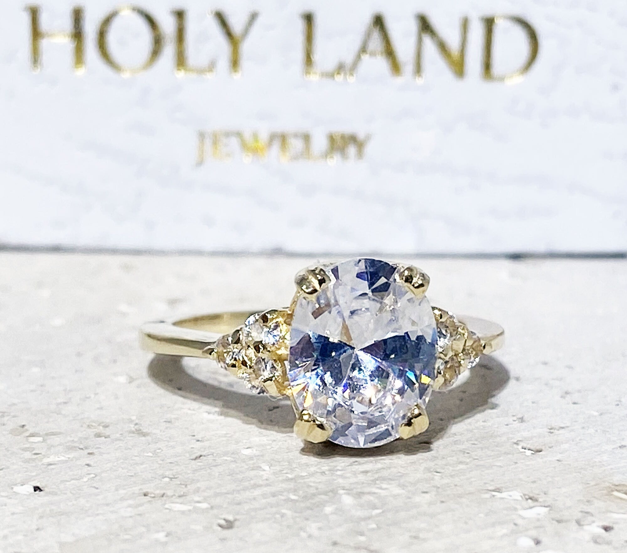 April Birthstone Oval Clear Quartz Gemstone Engagement Ring - H.L.Jewelry