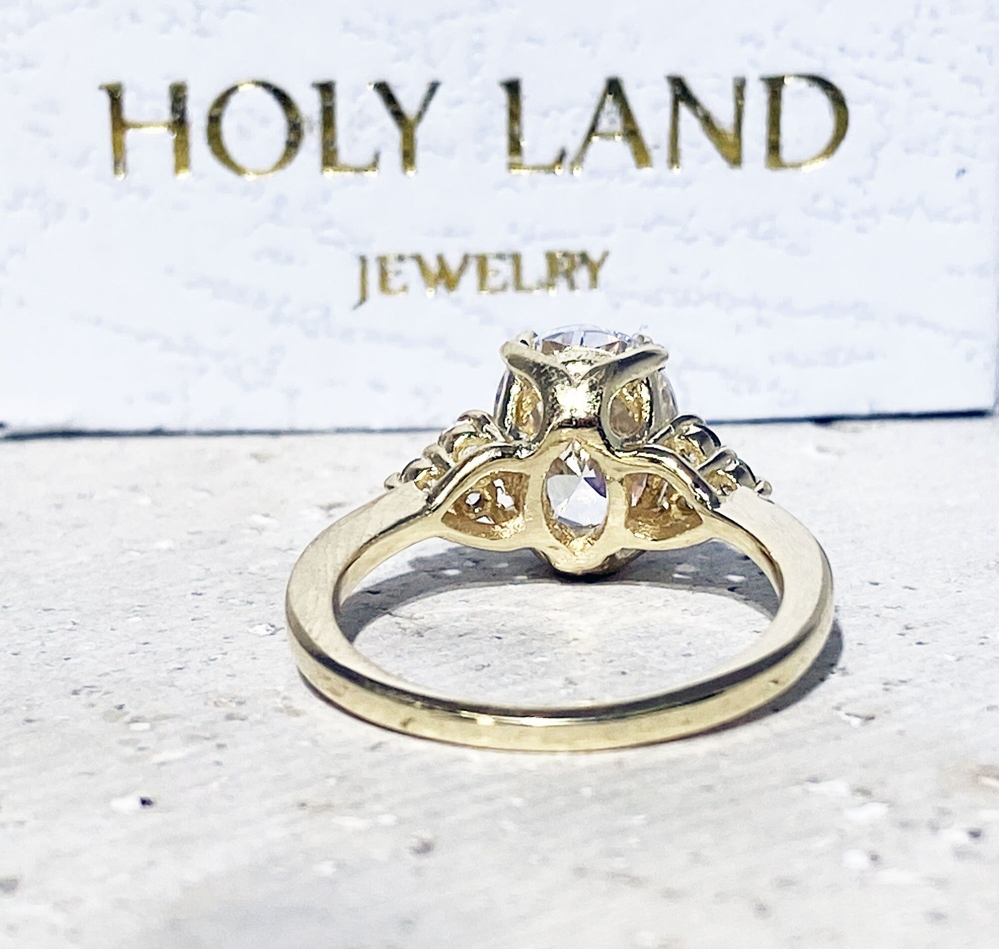 April Birthstone Oval Clear Quartz Gemstone Engagement Ring - H.L.Jewelry