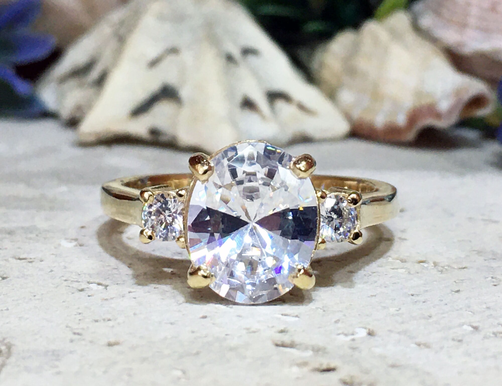 April Birthstone Oval Clear Quartz Gemstone Engagement Ring - H.L.Jewelry
