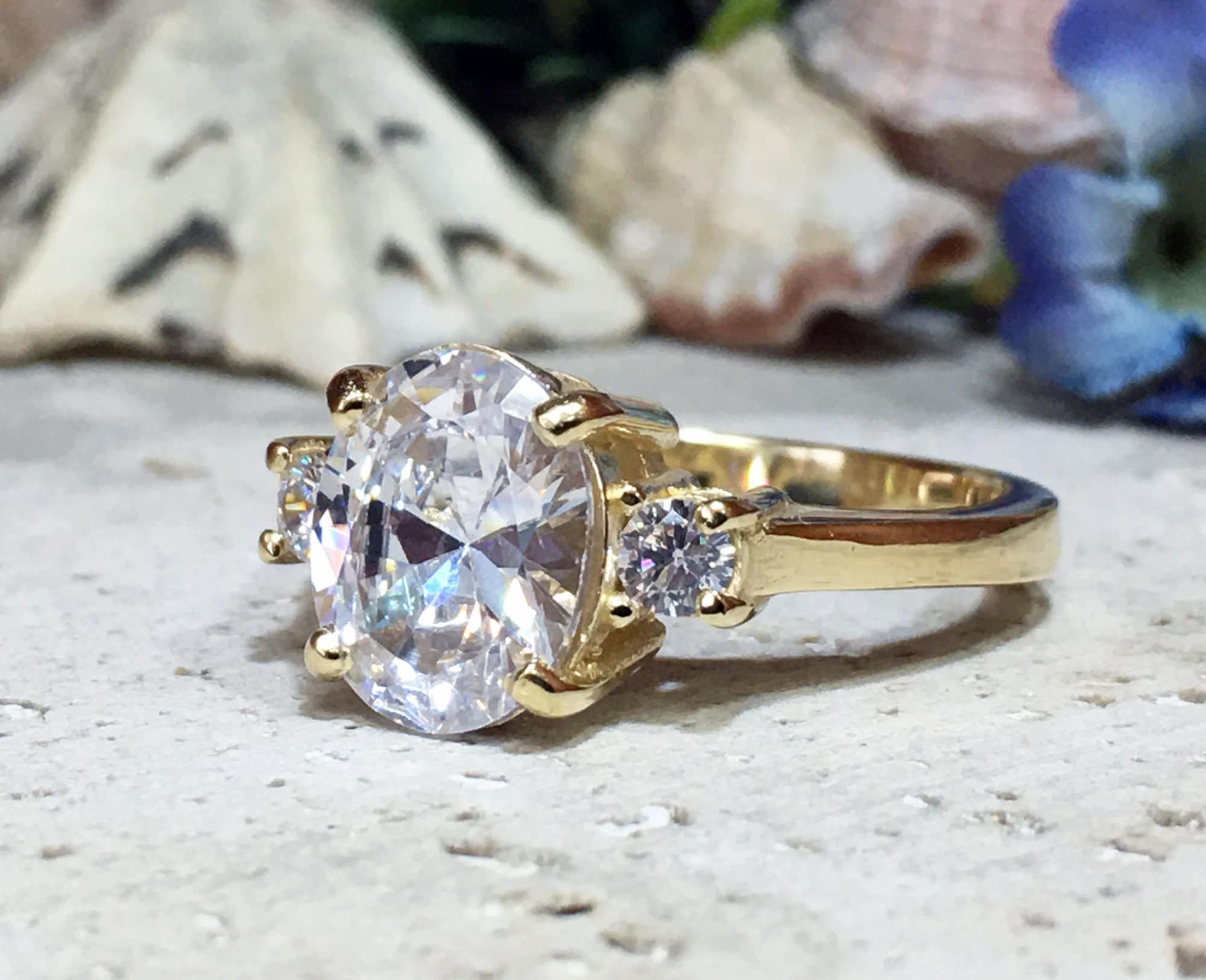 April Birthstone Oval Clear Quartz Gemstone Engagement Ring - H.L.Jewelry