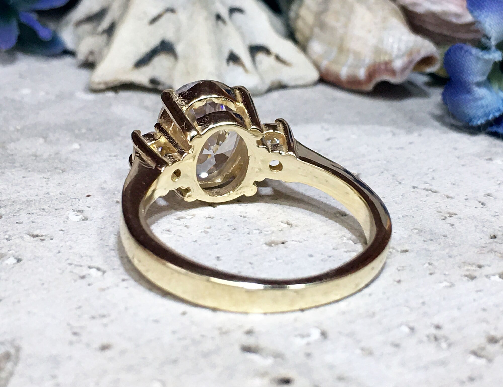 April Birthstone Oval Clear Quartz Gemstone Engagement Ring - H.L.Jewelry
