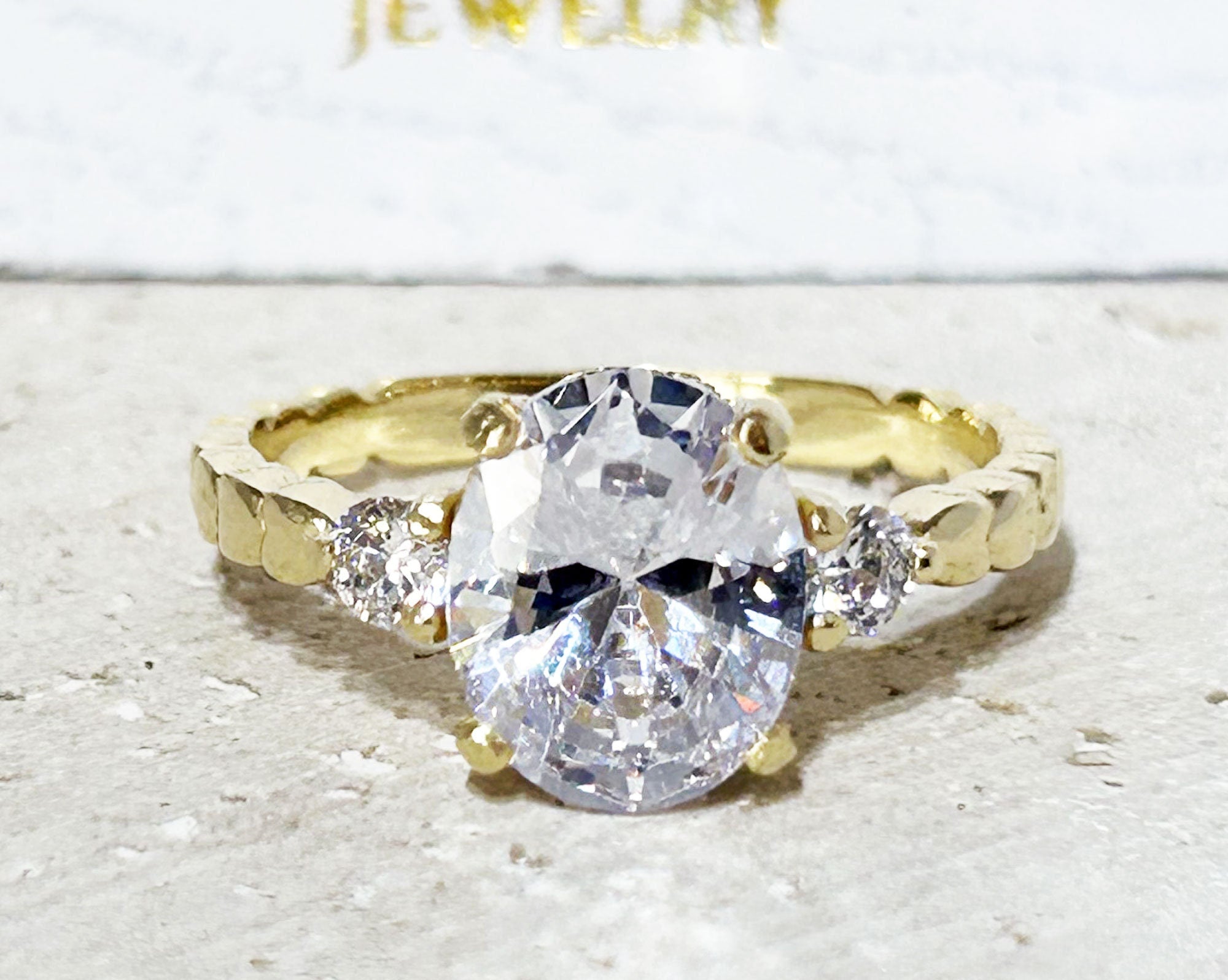 April Birthstone Oval Clear Quartz Gemstone Ring - H.L.Jewelry