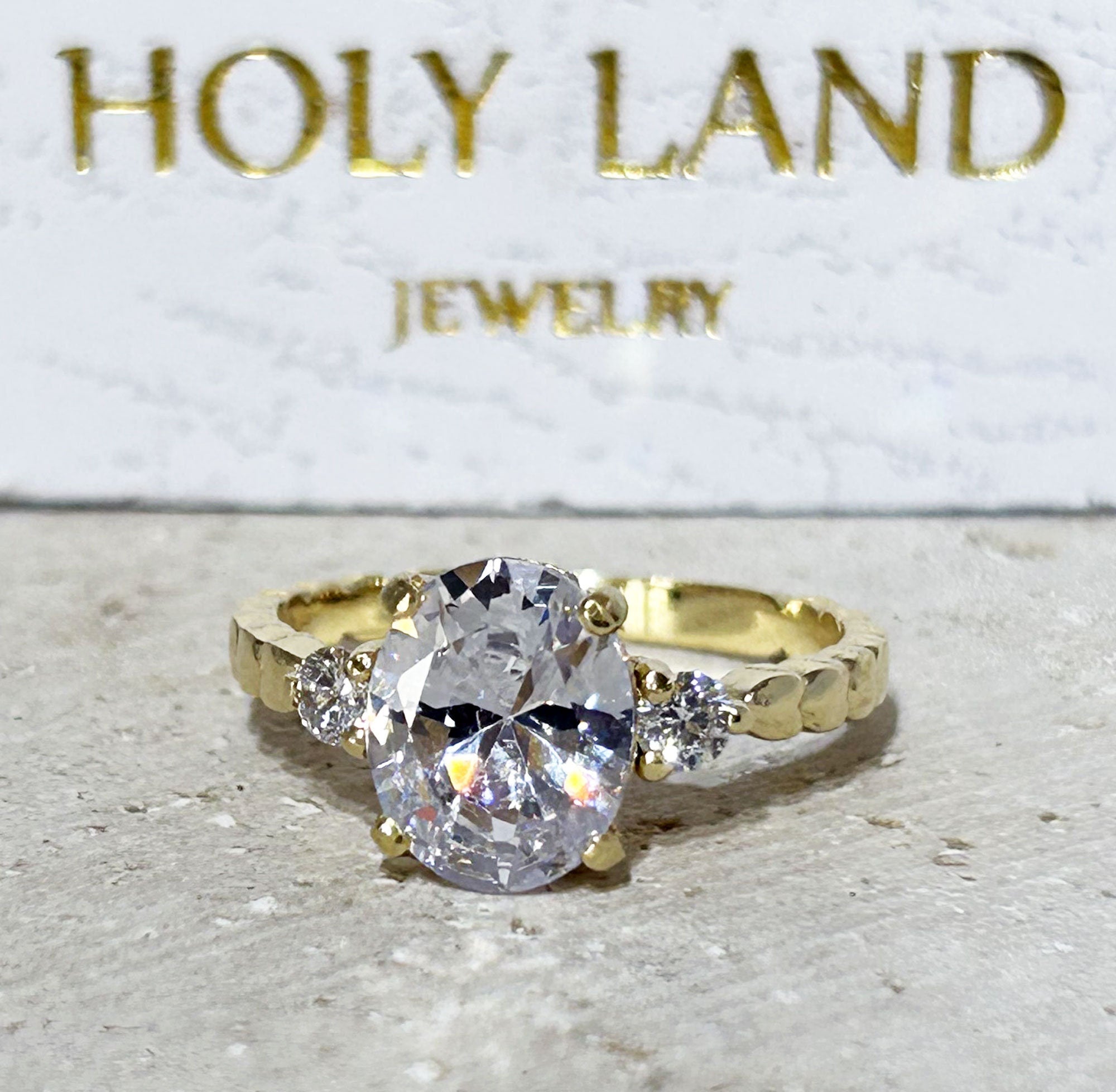 April Birthstone Oval Clear Quartz Gemstone Ring - H.L.Jewelry