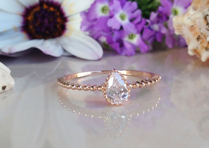 April Birthstone Pear-Shaped Clear Quartz Delicate Simple Ring - H.L.Jewelry