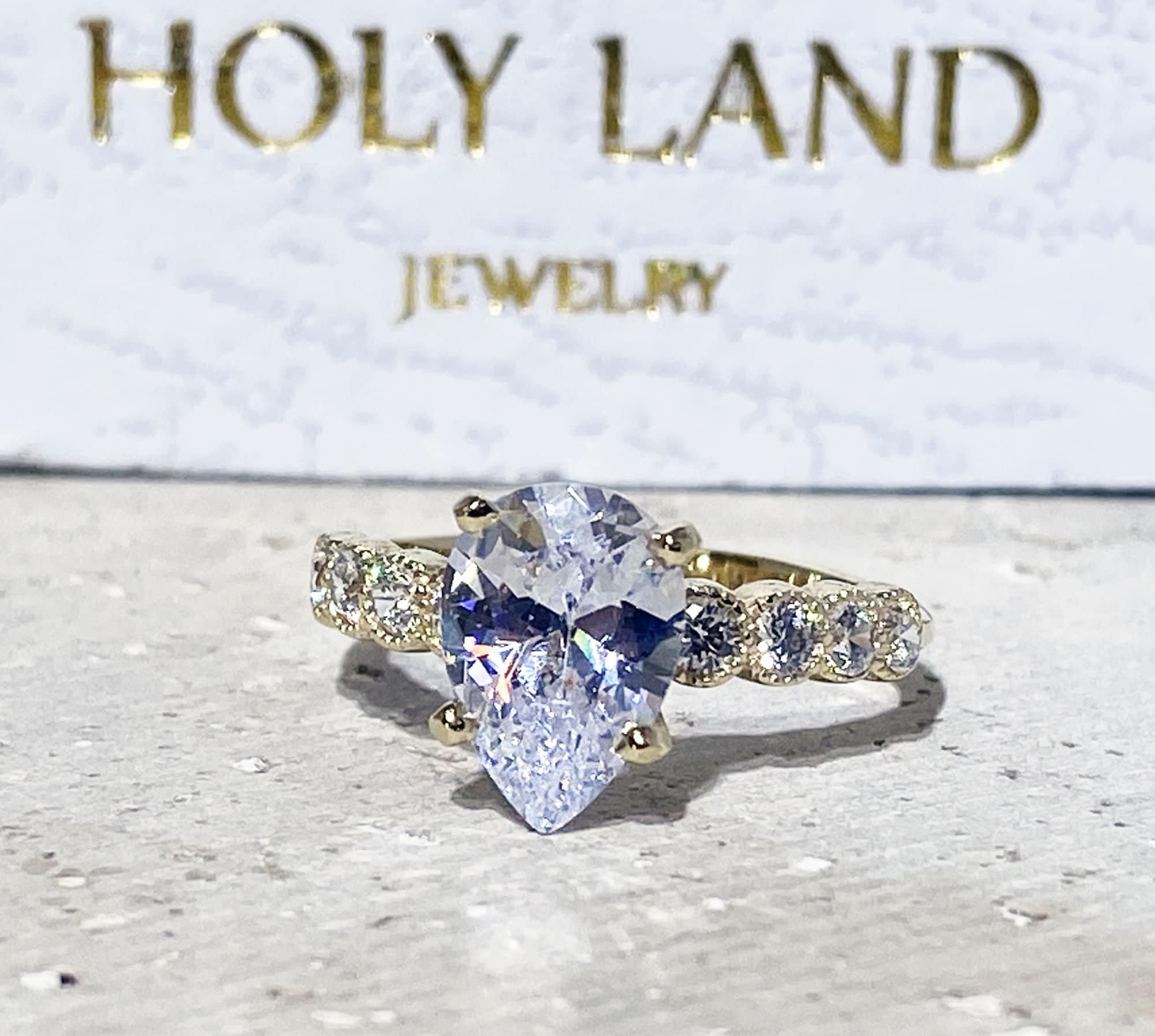 April Birthstone Pear-Shaped Clear Quartz Gemstone Engagement Ring - H.L.Jewelry