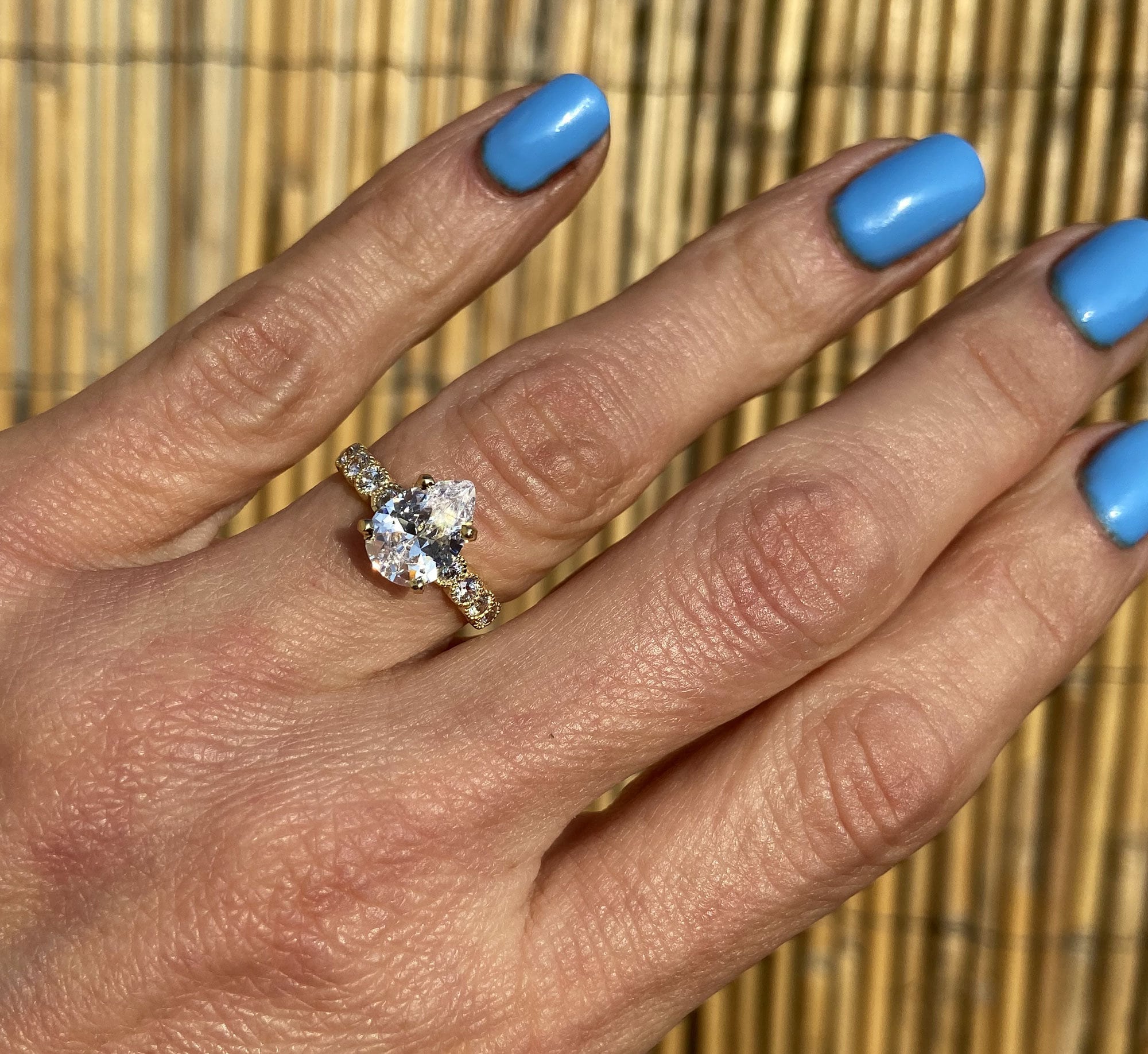 April Birthstone Pear-Shaped Clear Quartz Gemstone Engagement Ring - H.L.Jewelry