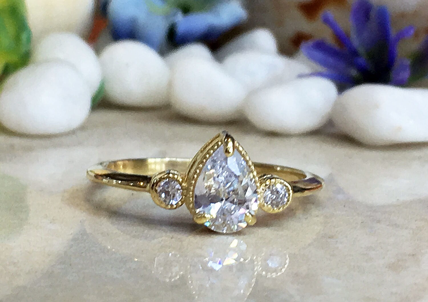 April Birthstone Pear-Shaped Clear Quartz Gemstone Ring - H.L.Jewelry