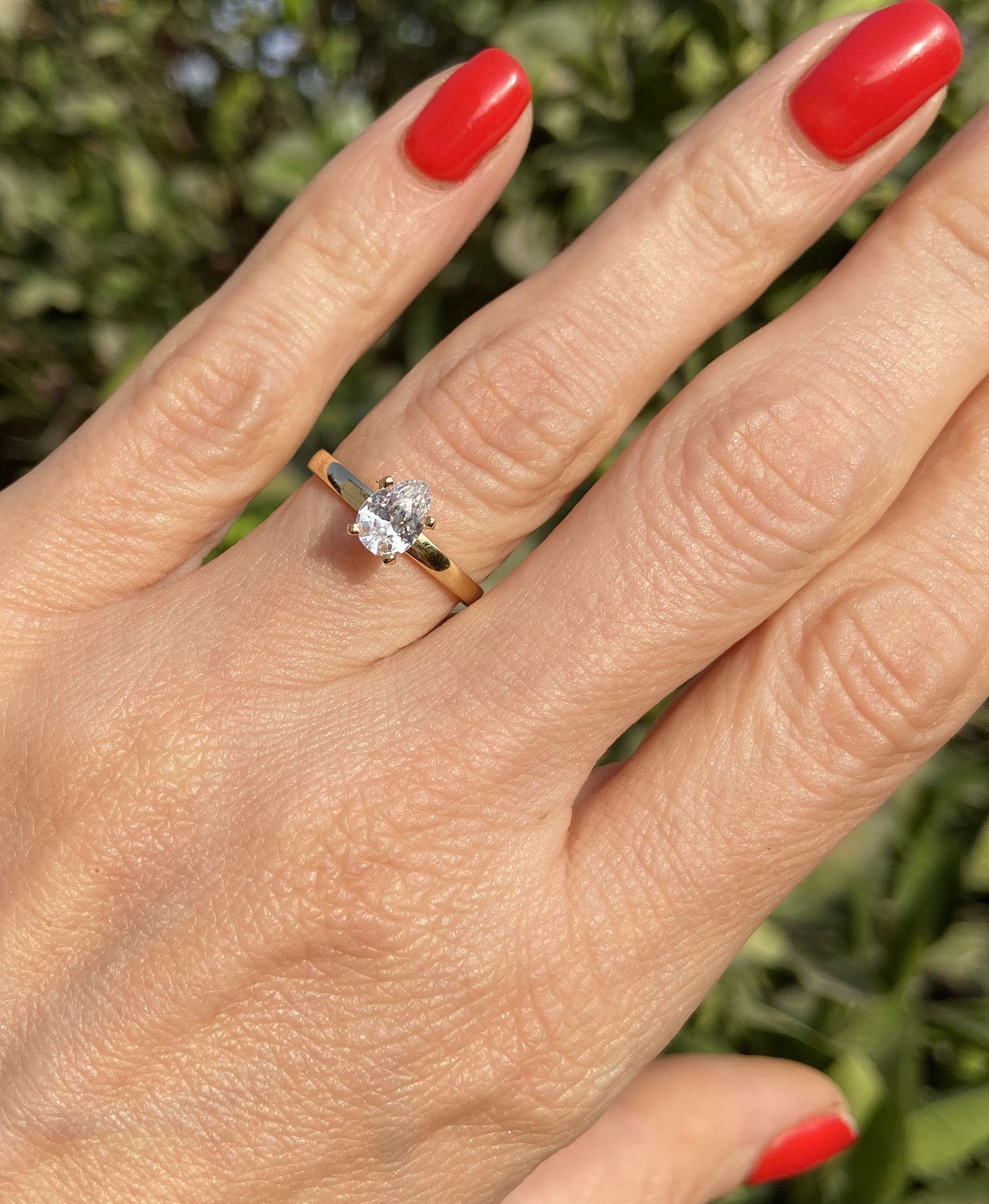 April Birthstone Pear-Shaped Clear Quartz Gemstone Simple Solitaire Ring - H.L.Jewelry