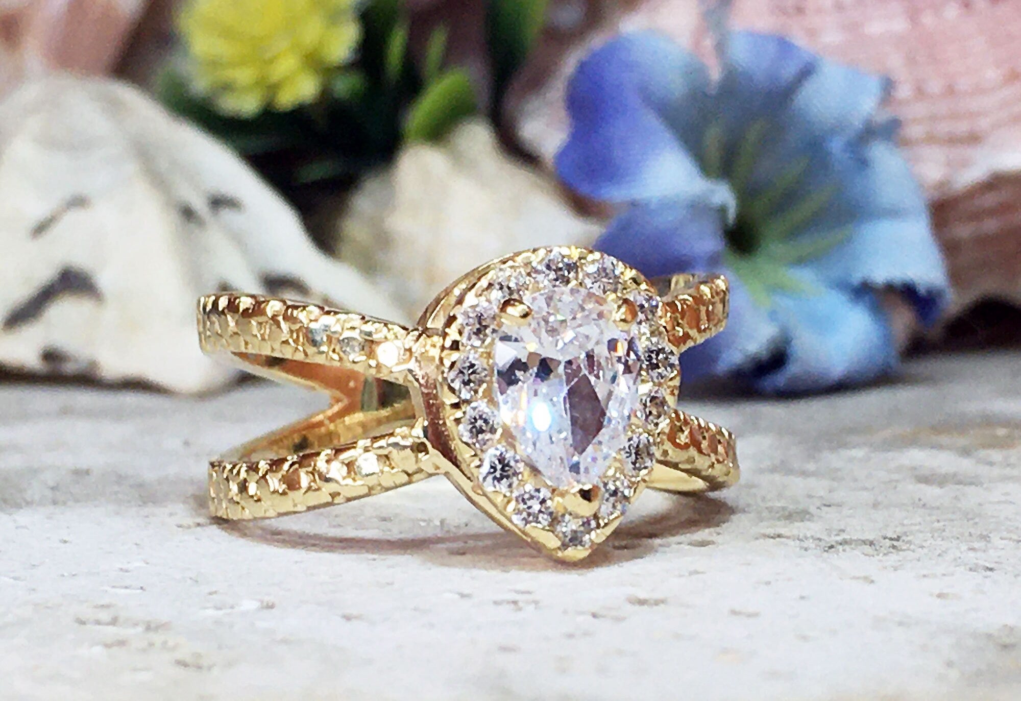 April Birthstone Pear-Shaped Clear Quartz Ring with Clear Quartz Halo - H.L.Jewelry