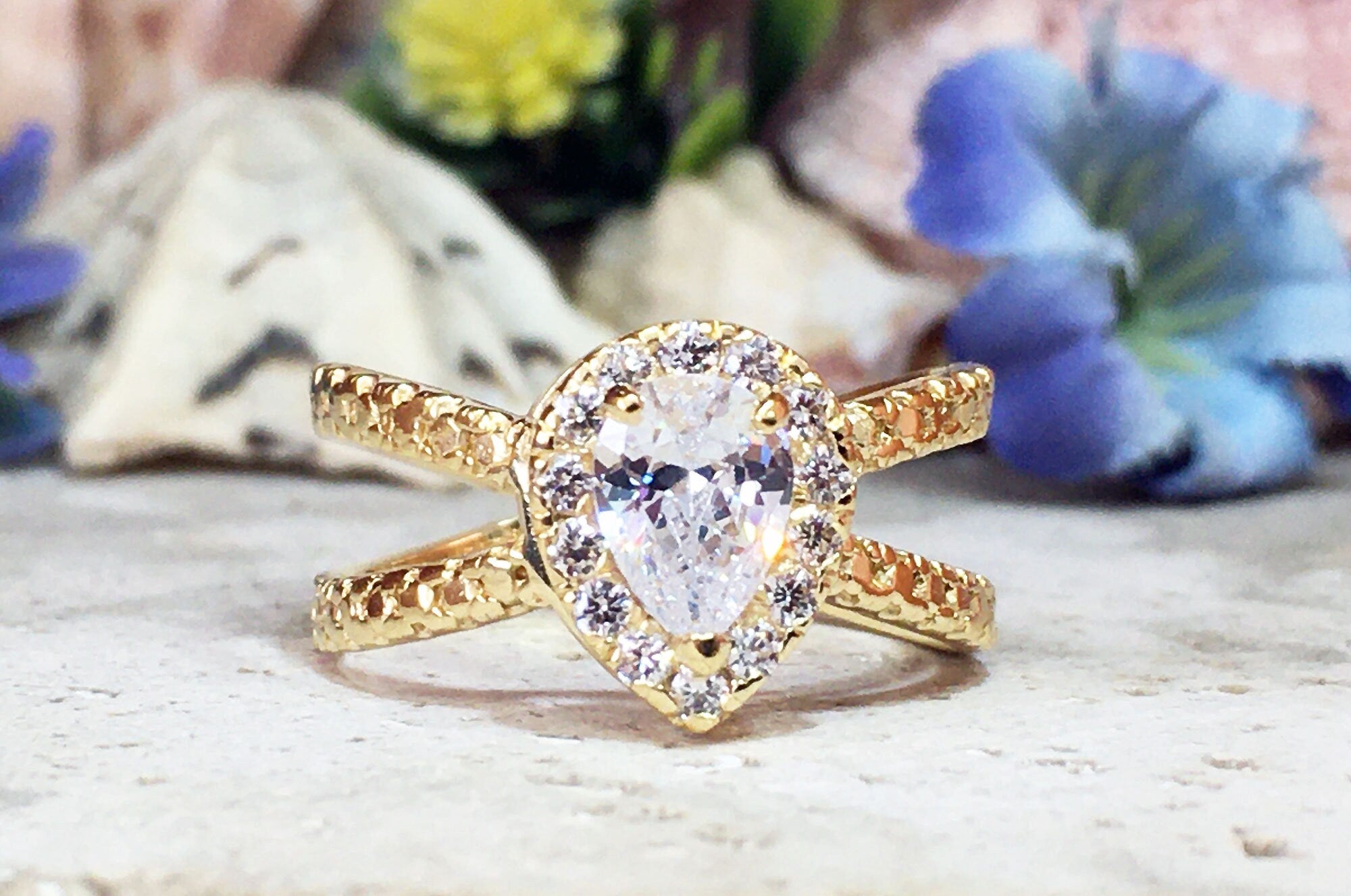 April Birthstone Pear-Shaped Clear Quartz Ring with Clear Quartz Halo - H.L.Jewelry