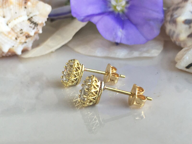 April Birthstone Pear-Shaped Clear Quartz Simple Stud Earrings - H.L.Jewelry