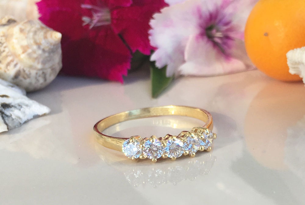 April Birthstone Round Clear Quartz Five Stone Stacking Ring - H.L.Jewelry