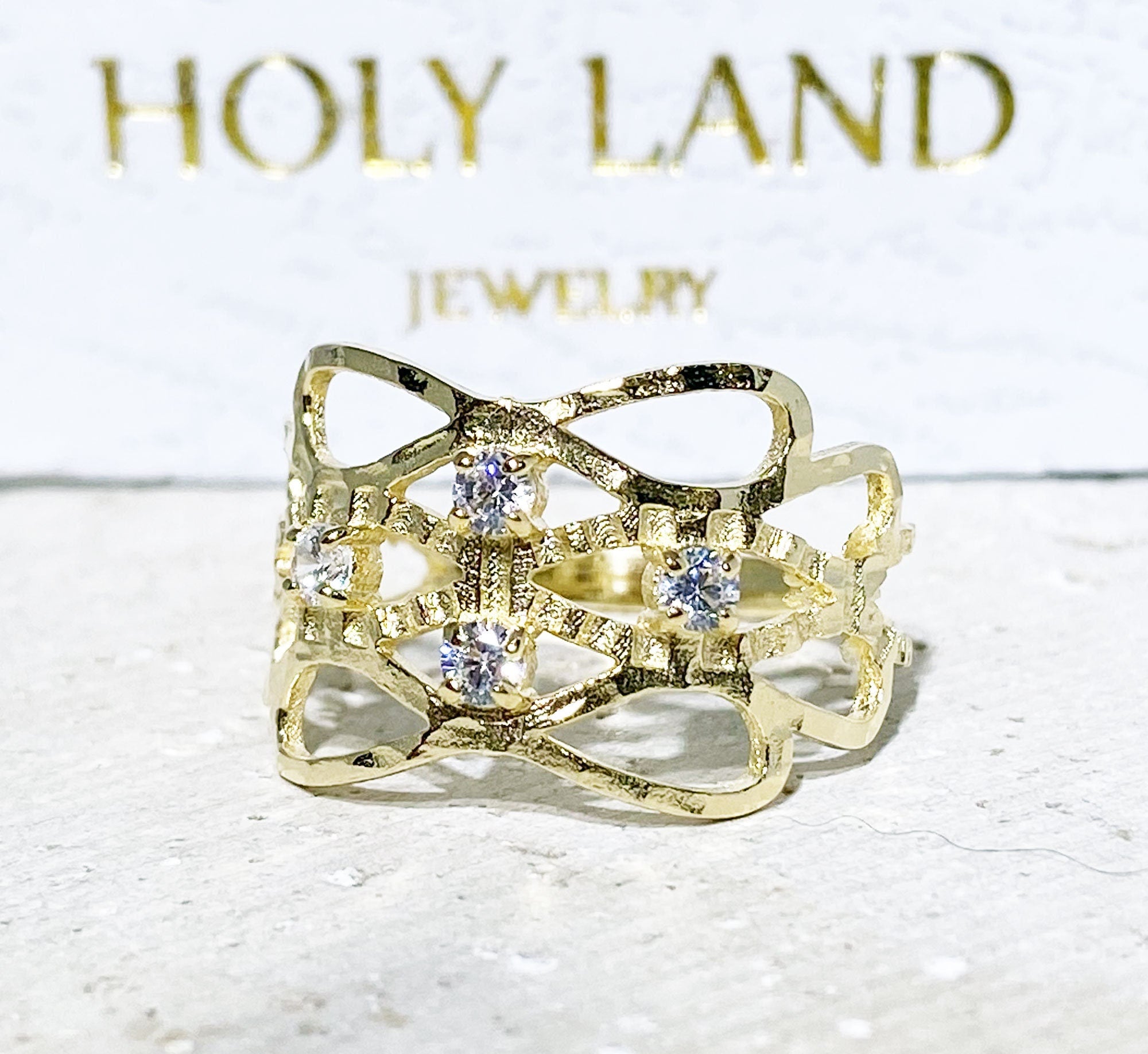 April Birthstone Round Clear Quartz Four Stone Hammered Band Ring - H.L.Jewelry