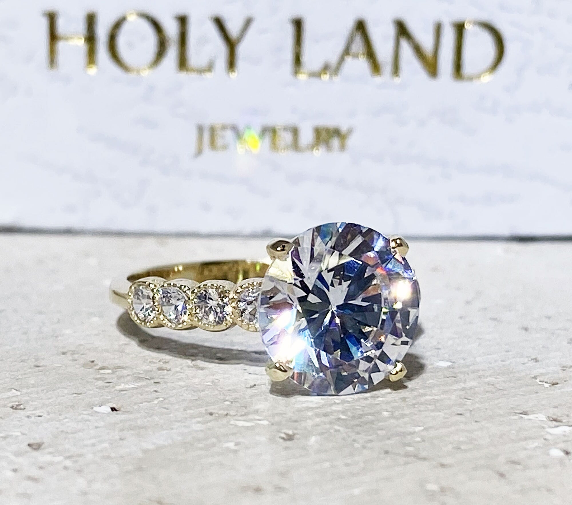 April Birthstone Round Clear Quartz Gemstone Engagement Ring - H.L.Jewelry