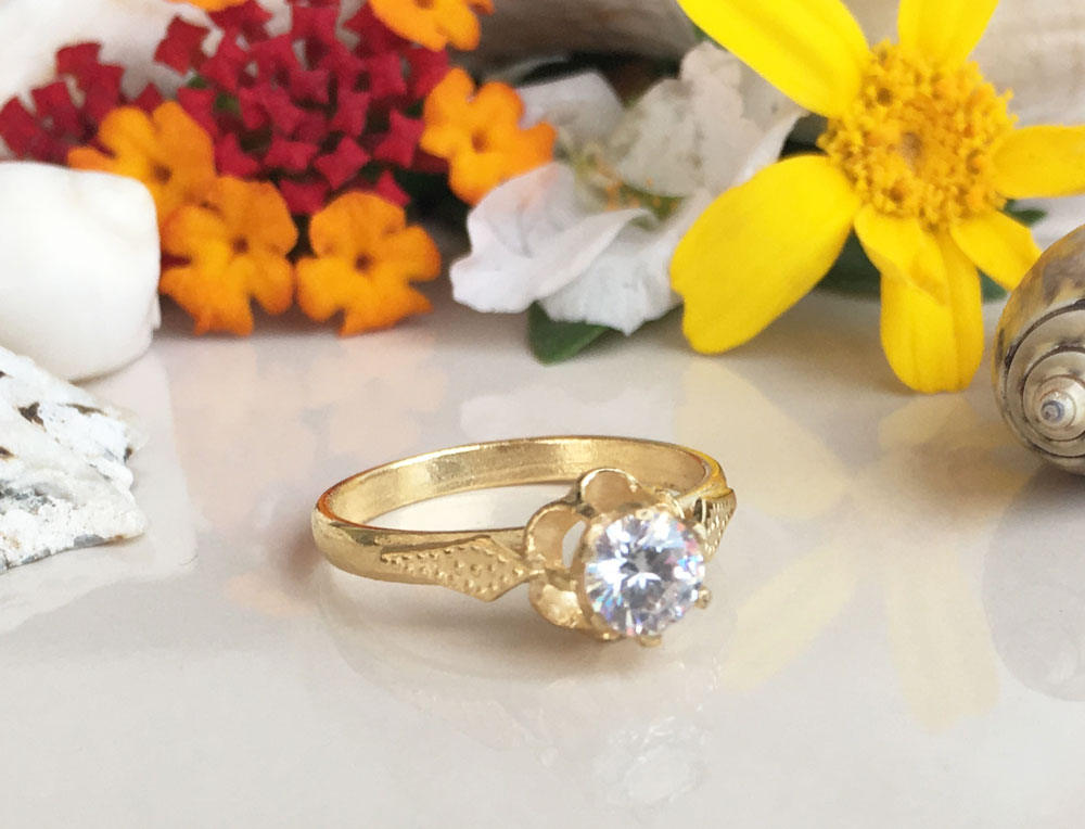 April Birthstone Round Clear Quartz Gemstone Flower Ring - H.L.Jewelry