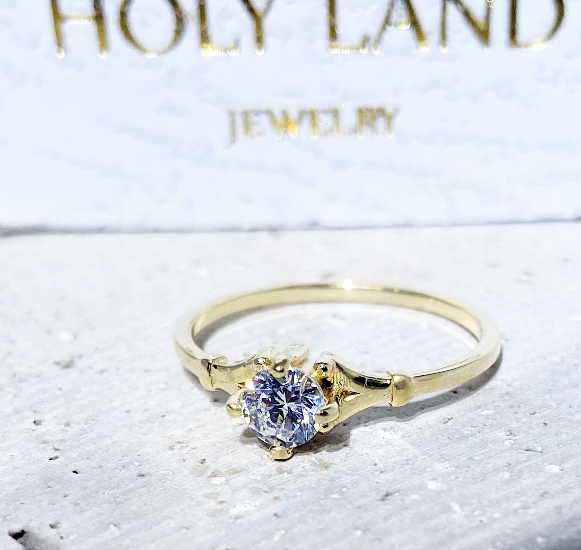 April Birthstone Round Clear Quartz Gemstone Simple Delicate Ring - H.L.Jewelry