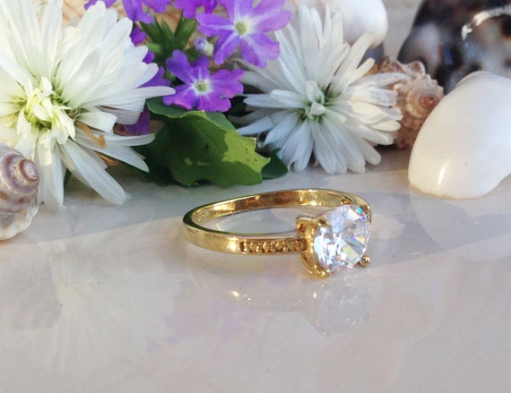 April Birthstone Round Clear Quartz Gemstone Simple Solitaire Ring - H.L.Jewelry